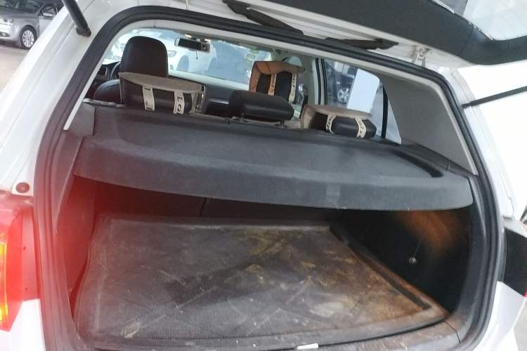 Used Volkswagen Golf 2015 1.4TSI Automatic Luxury Model Trunk