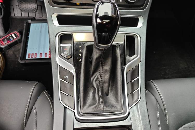 Used Geely Auto Emgrand 2021 UP 1.5L CVT Luxury Model Gear Lever