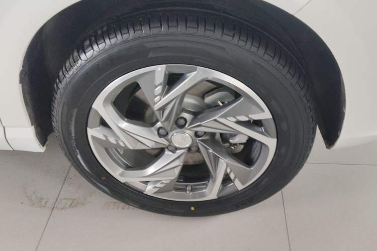 Used Hongqi HS3 PHEV 2024 PHEV 115km Jingwei Edition Right Front Wheel Hub
