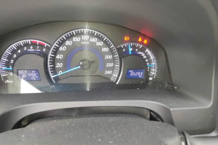 Used Toyota Camry 2012 2.0G Luxury Edition Odometer Close Up