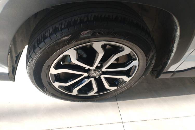 Used Toyota FRONTLANDER 2023 2.0L Smart Electric Hybrid Dual-Engine Deluxe Version