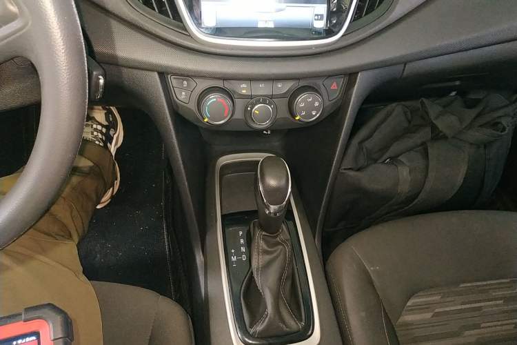 Used Chevrolet Cavalier 2019 320 Automatic Enjoyment with Sunroof Gear Lever