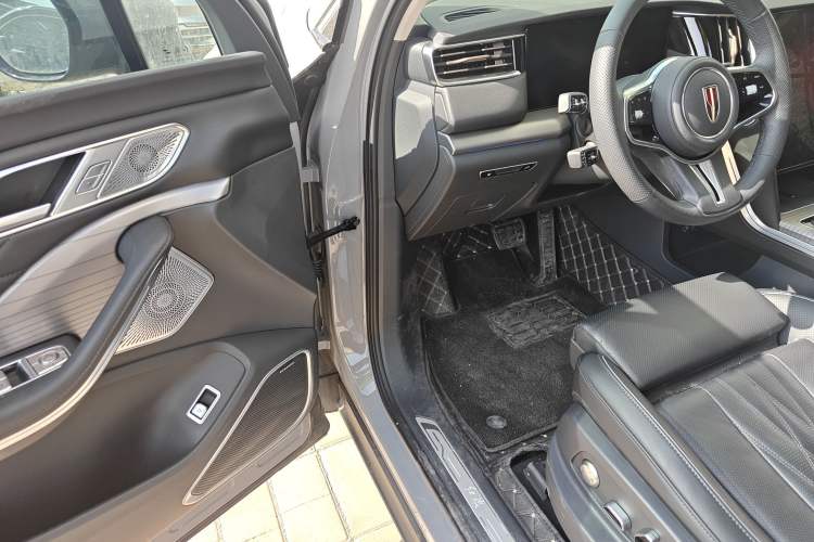 Used Hongqi HS7 PHEV 2024 2.0T PHEV Four-Wheel-Drive Flagship Edition 6 Seats
