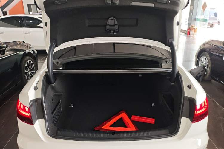 Used Audi A4L 2022 40 TFSI Luxury Dynamic Model Trunk