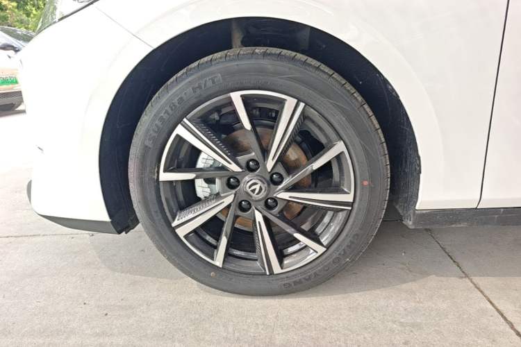 Used CHANGAN Eado 2025 Blue Whale 1.5T 500Bar Prestige Model
