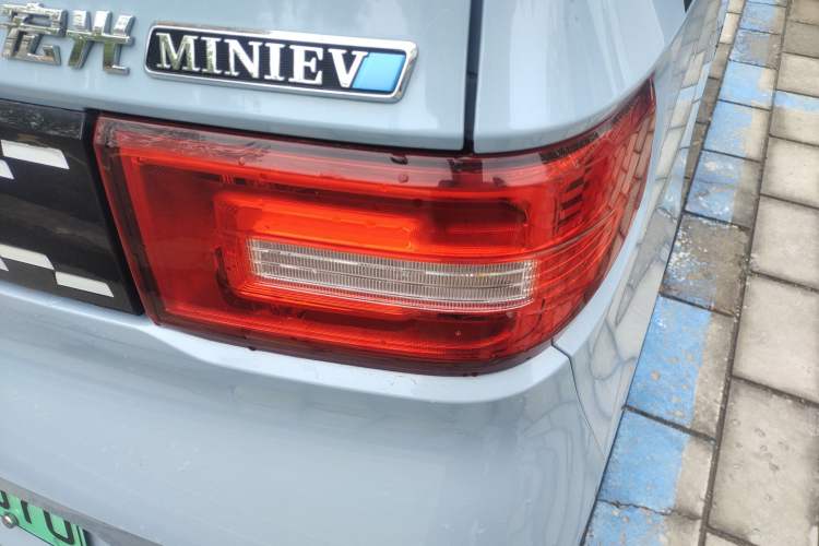 Used Wuling Hongguang MINIEV 2020 Zizai Version Lithium-NMC Right Rear Taillight