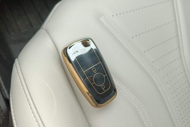 Used Ford Escape 2020 EcoBoost 245 Two-Wheel-Drive Titanium Edition
