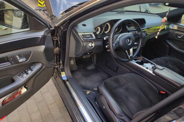 Used Mercedes-Benz E-Class 2015 Facelift E 200 L Sport Edition