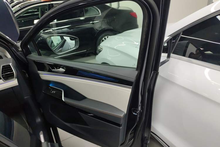 Used Volkswagen ID.6 CROZZ 2022 Long-Range PRO Edition