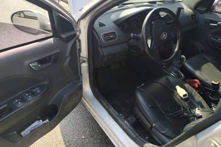 Used JAC Group iEV 2015 iEV4 Luxury Smart Model
