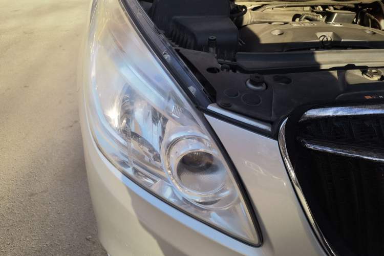 Used Buick GL8 2017 25S Comfort Version China V Standard Right Front Headlight