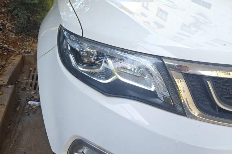 Used Geely Auto Emgrand X7 Sport 2016 1.8TD Automatic Smart Model Right Front Headlight