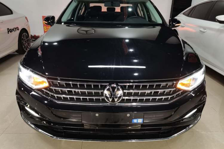 Used Volkswagen Magotan 2023 2 Million Units Limited-Edition 280TSI DSG Comfort Version Front