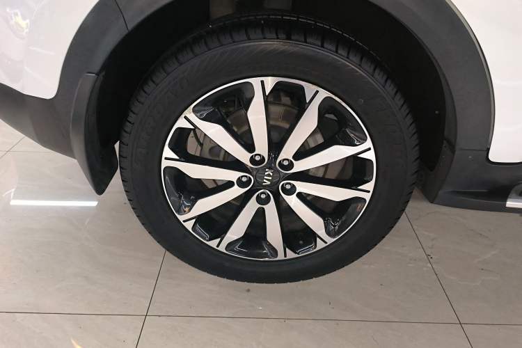 Used Kia KX5 2016 1.6T Automatic Two-Wheel Drive DLX Right Rear Wheel Hub