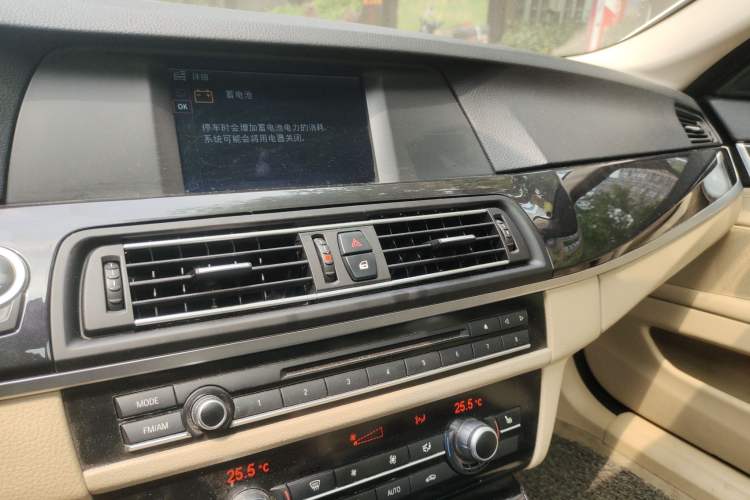 Used BMW 5 Series 2011 523Li Leading Model Audio And AC Panel