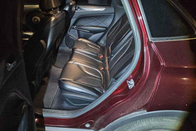 Used Lincoln MKC 2017 2.0T Two-Wheel Drive Deluxe Edition
