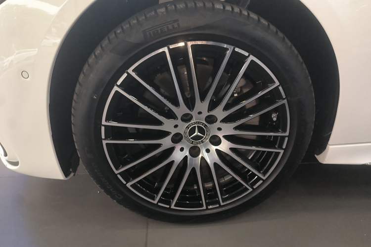 Used Mercedes-Benz C-Class 2025 Facelift C 260 L Sport Edition Left Front Wheel Hub