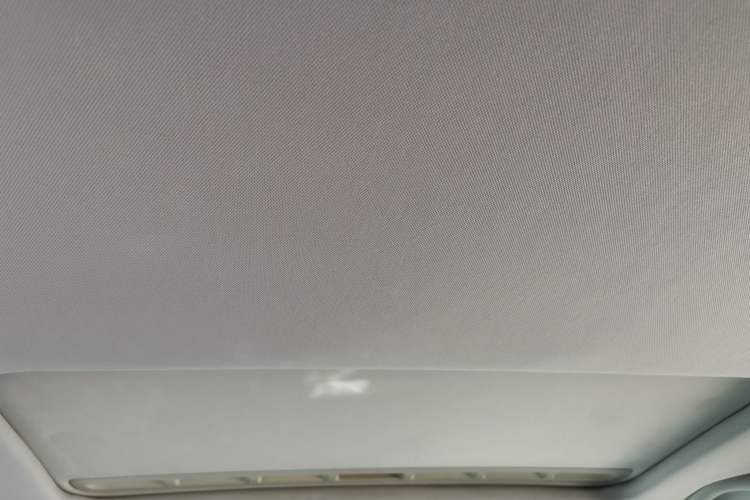 Used Volkswagen Gran Lavida 2015 1.6L Automatic Comfort Edition Headliner