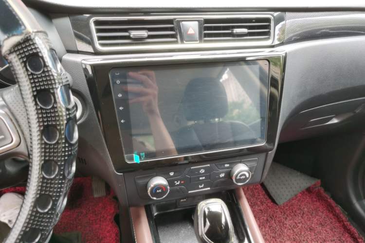 Used Dongfeng Fengon 580 2017 1.5T CVT Luxury Model Audio And AC Panel