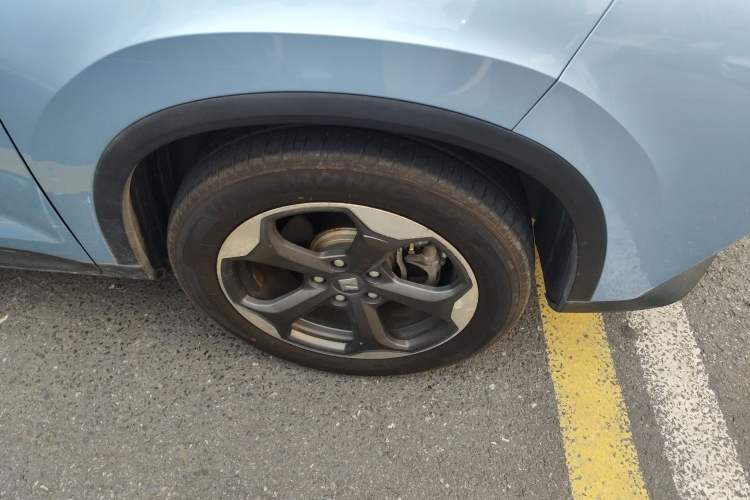 Used Baojun RM-5 2019 1.5T CVT 24-Hour Online Prestige Version 6 Seats Right Front Wheel Hub