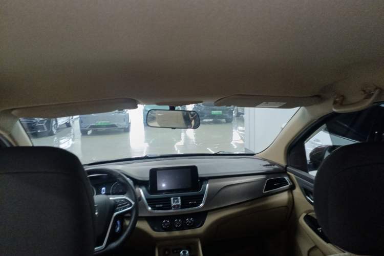 Used Baojun 730 2017 1.5T Manual Fashion Version 7 Seats China V Emission Standard
