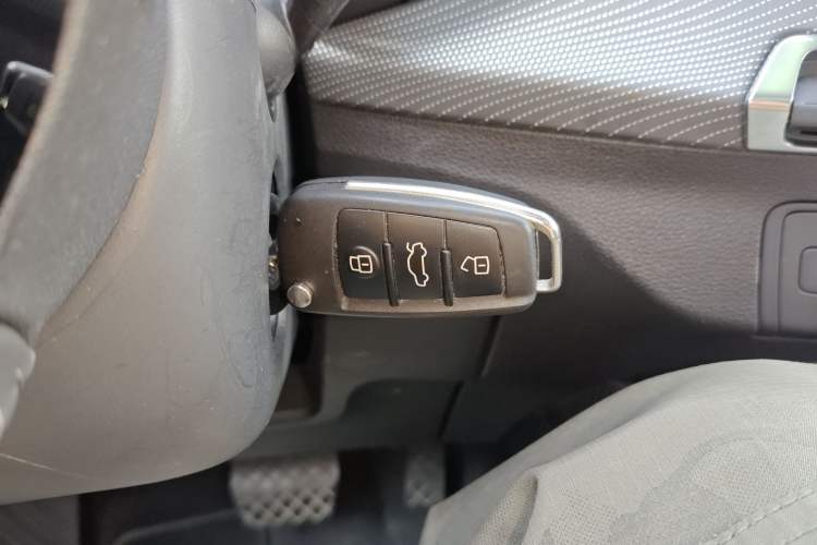Used Audi Q2L 2022 35 TFSI Advanced Style Edition Vehicle Key