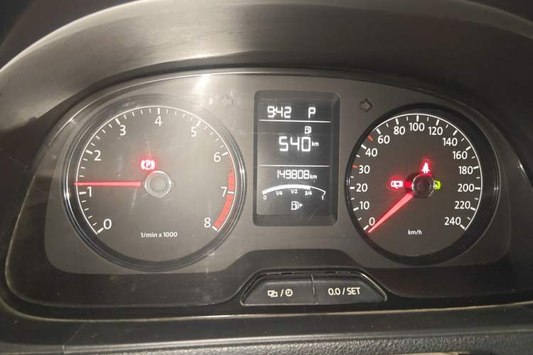 Used Volkswagen Lavida 2013 Revised Classic 1.6L Automatic Fashion Edition Odometer Close Up