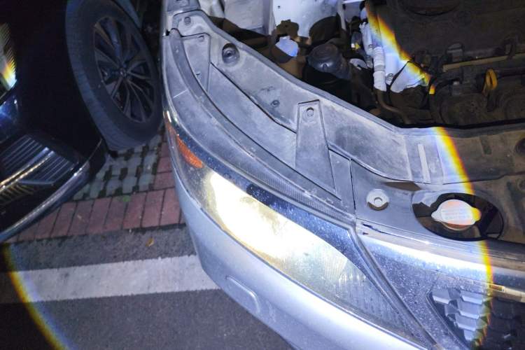 Used Kia Sorento 2009 2.4L Luxury Edition Right Front Headlight