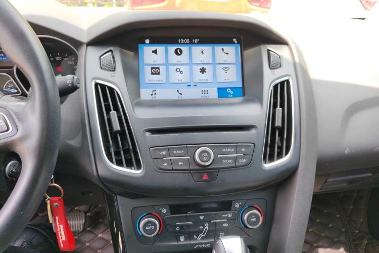 Used Ford Focus 2017 Hatchback EcoBoost 180 Automatic Elite Model Audio And AC Panel