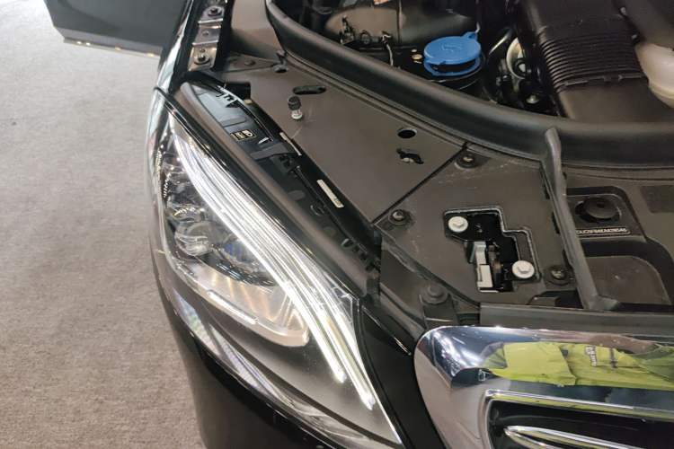 Used Mercedes-Benz S-Class 2019 S 350 L Executive Edition Right Front Headlight