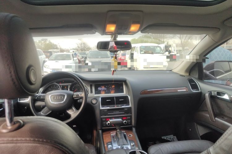 Used Audi Q7  Headliner