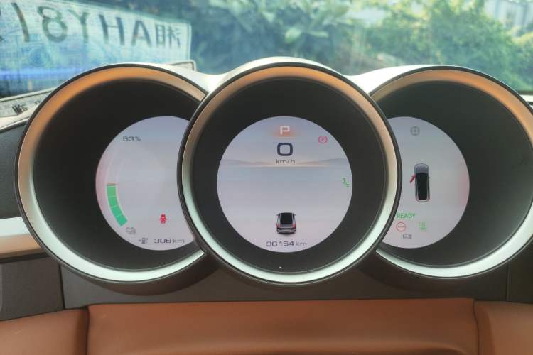 Used ORA Lightning Cat 2022 555 km Luxury Edition Instrument Cluster