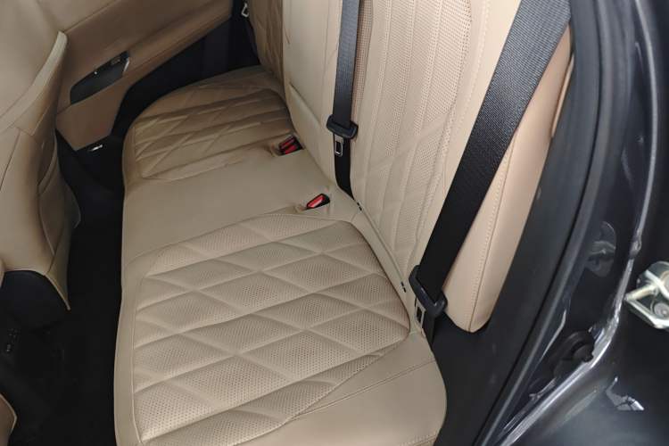 Used CHANGAN CS75 PLUS 2025 4th Generation 1.5T New Blue Whale Smart Flagship Version Left Rear Seat