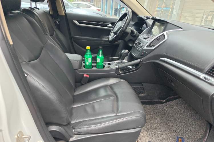 Used Dongfeng Aeolus AX7 2015 2.3L Automatic ZhiZun Version
