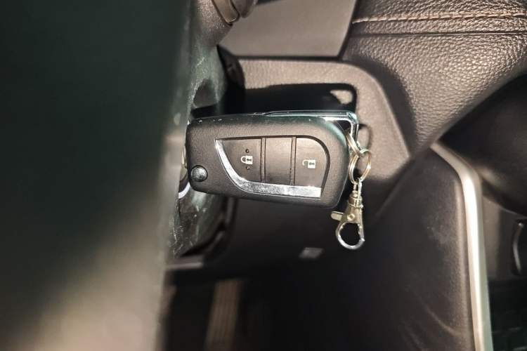 Used Toyota Wildlander 2022 2.0L CVT Two-Wheel Drive Leading Edition Vehicle Key