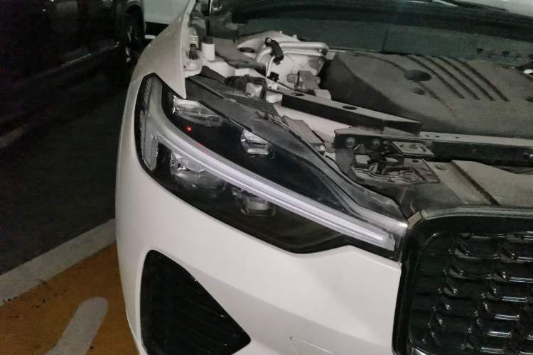 Used Volvo XC60 2022 B5 4x4 Smart & Advanced Sport Edition Right Front Headlight