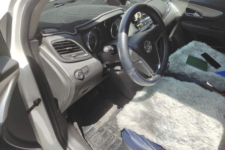 Used Buick Encore 2015 1.4T Automatic Two-Wheel Drive Urban Elite Version