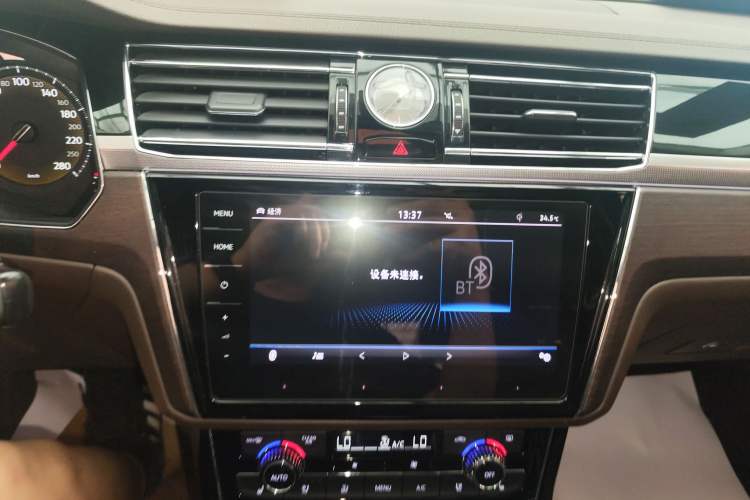 Used Volkswagen Phideon 2021 380TSI Prestige Edition Audio And AC Panel