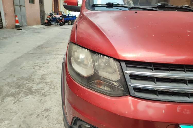 Used Dongfeng Fengon 360 2015 1.5L Manual Comfort II 7-Seater Right Front Headlight