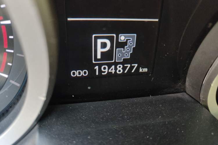 Used Toyota Land Cruiser 2012 4.6L Automatic VX-R Odometer Close Up