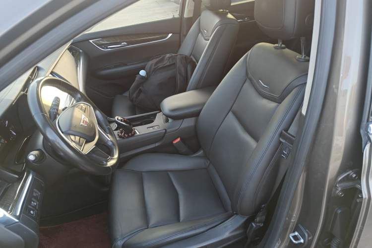 Used Cadillac XT5 2016 25T Luxury Model Left Front Seat