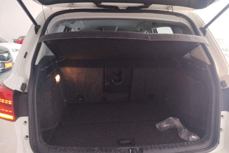 Used Volkswagen Tiguan L 2016 300TSI Automatic Two-Wheel Drive Trend Edition