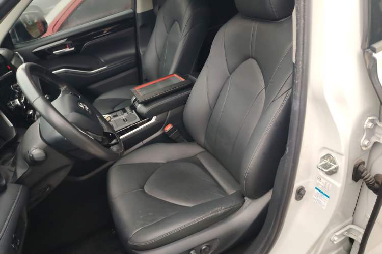 Used Toyota Highlander 2022 Dual-Engine 2.5L Four-Wheel Drive Prestige Version 7 Seats
