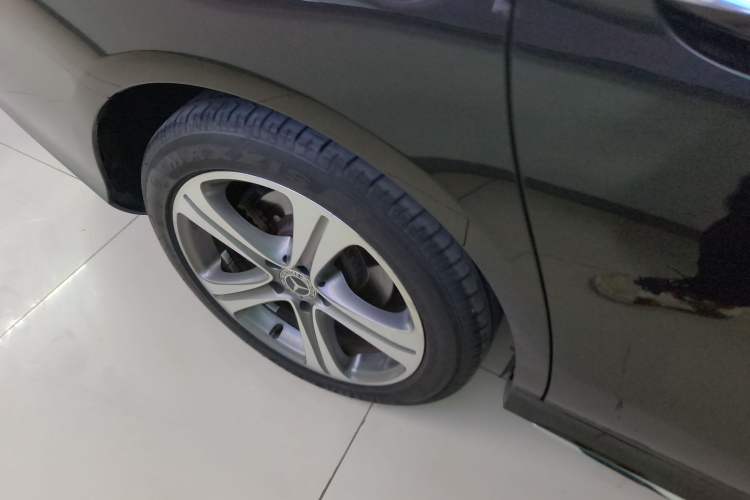 Used Mercedes-Benz E-Class 2019 E 200 L Sport Edition Right Rear Wheel Hub