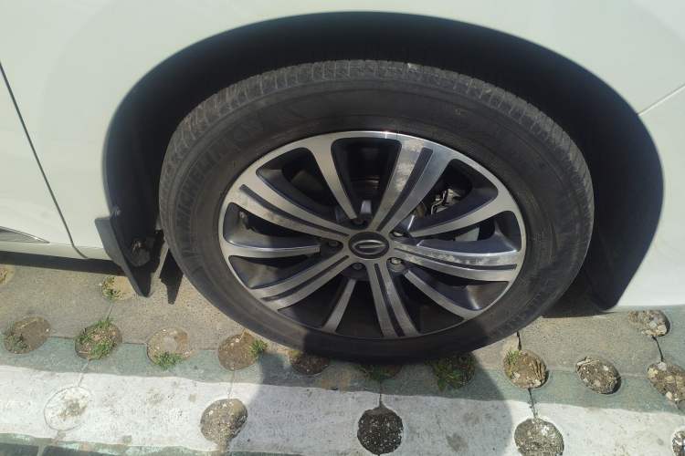 Used GAC Trumpchi M8 2019 320T Ultimate Edition Right Front Wheel Hub