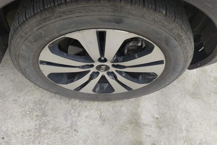Used Kia Sportage R 2014 2.0L Automatic Two-Wheel Drive DLX Right Rear Wheel Hub
