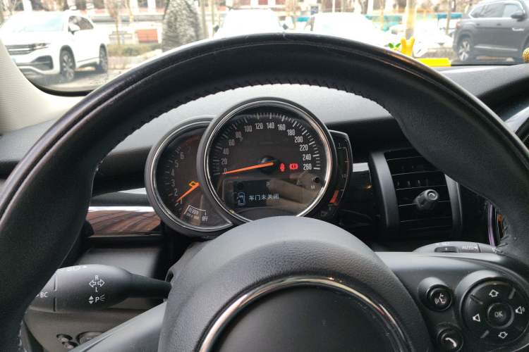 Used MINI MINI 2018 1.5T COOPER Classic Edition
