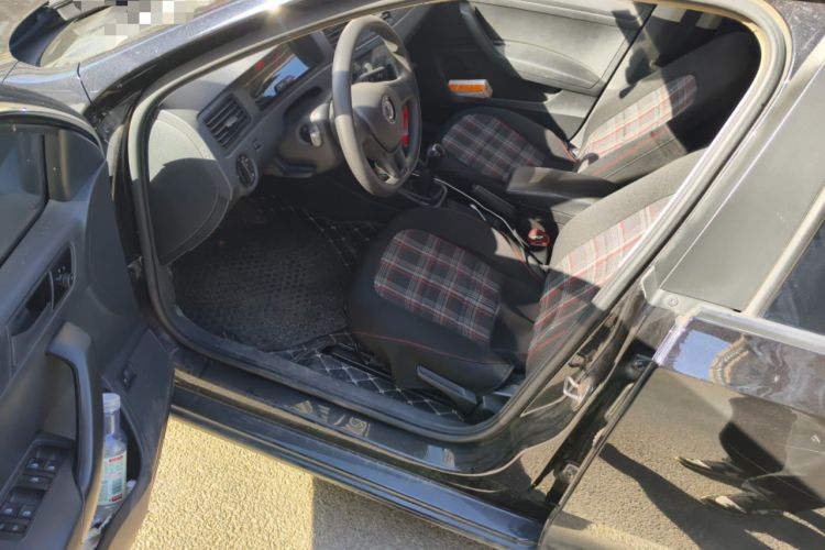 Used Volkswagen Santana 2016 1.6L Manual Fashion Edition Driver Seat