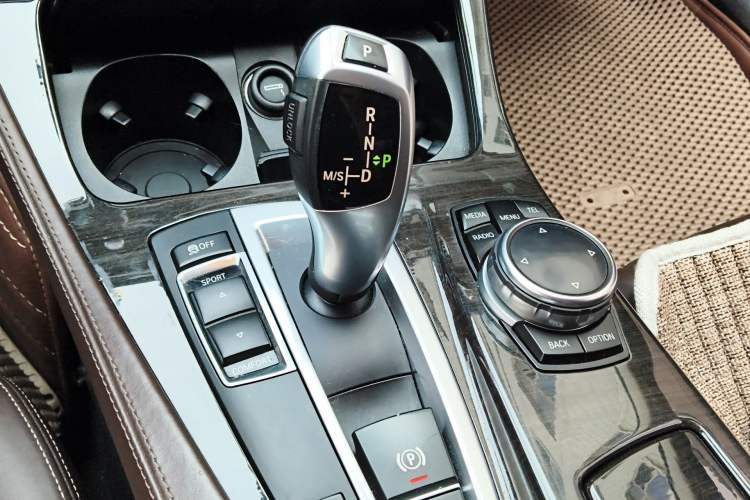 Used BMW 5 Series 2014 525Li Luxury Design Package Gear Lever