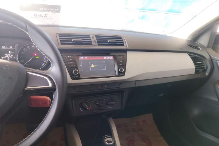 Used Skoda Fabia 2015 1.6L Automatic Sport Edition
